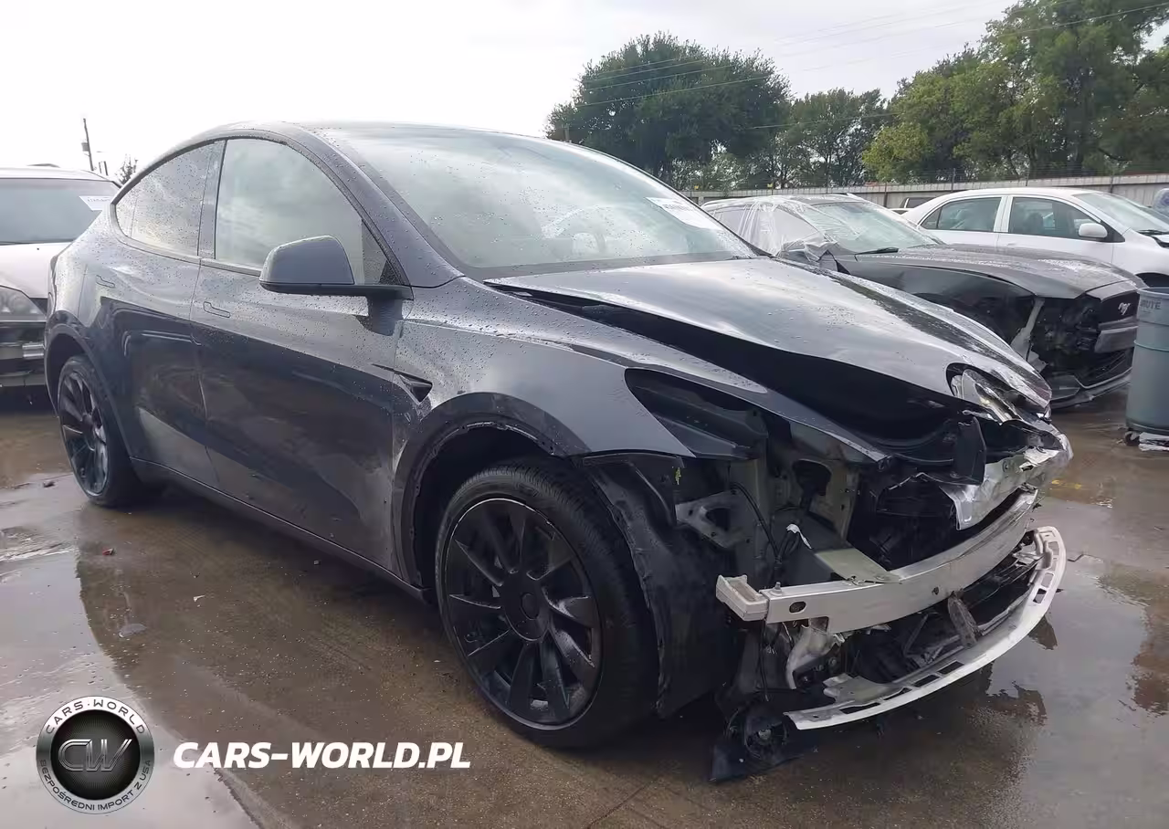 2022 Tesla Model Y Long Range Dual Motor All-Wheel Drive