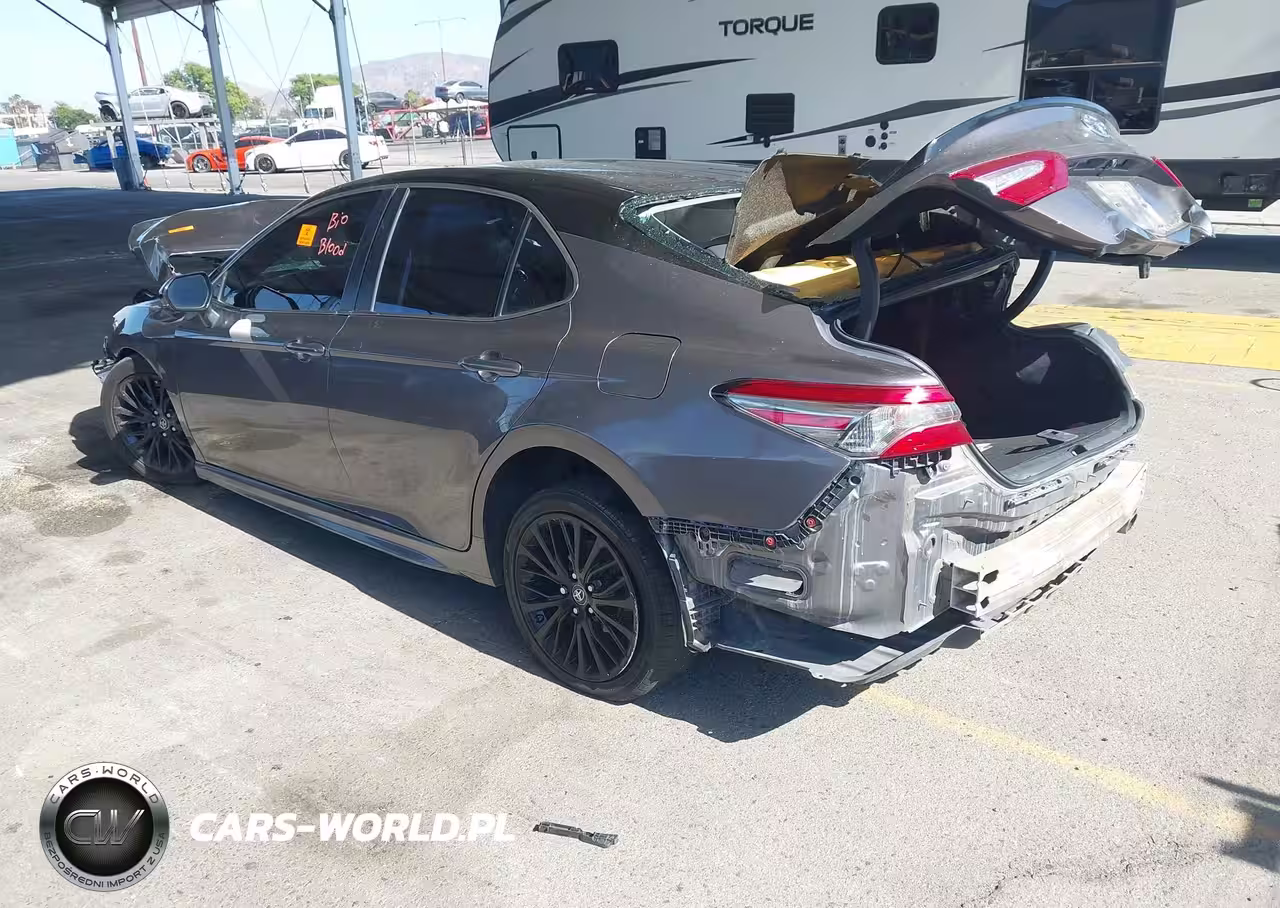 2018 Toyota Camry Se VIN:4T1B11HK4JU014085 - 3