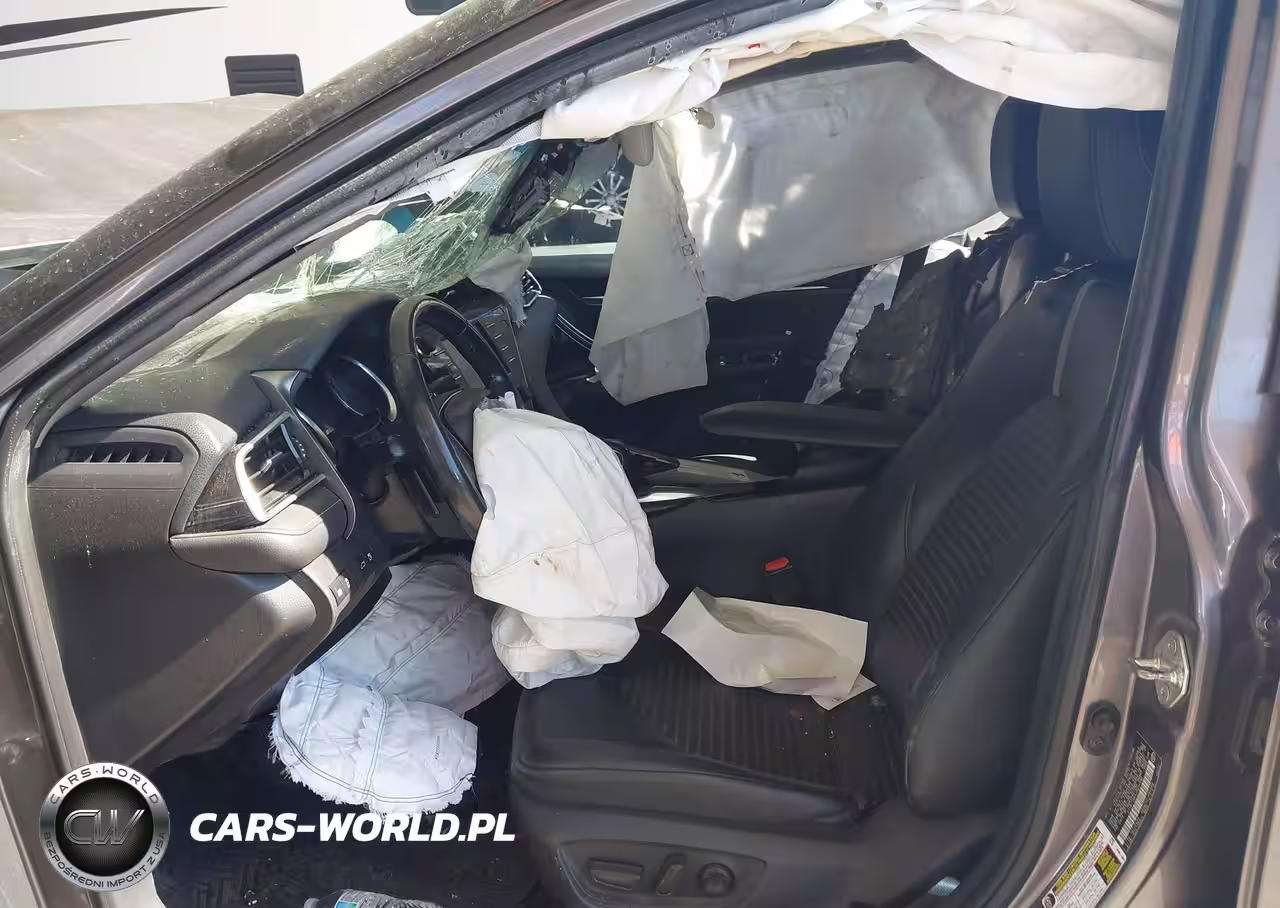 2018 Toyota Camry Se VIN:4T1B11HK4JU014085 - 5