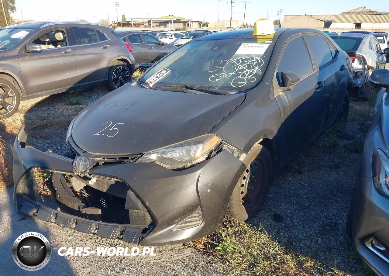 2019 Toyota Corolla Le VIN:2T1BURHE1KC236585 - 2