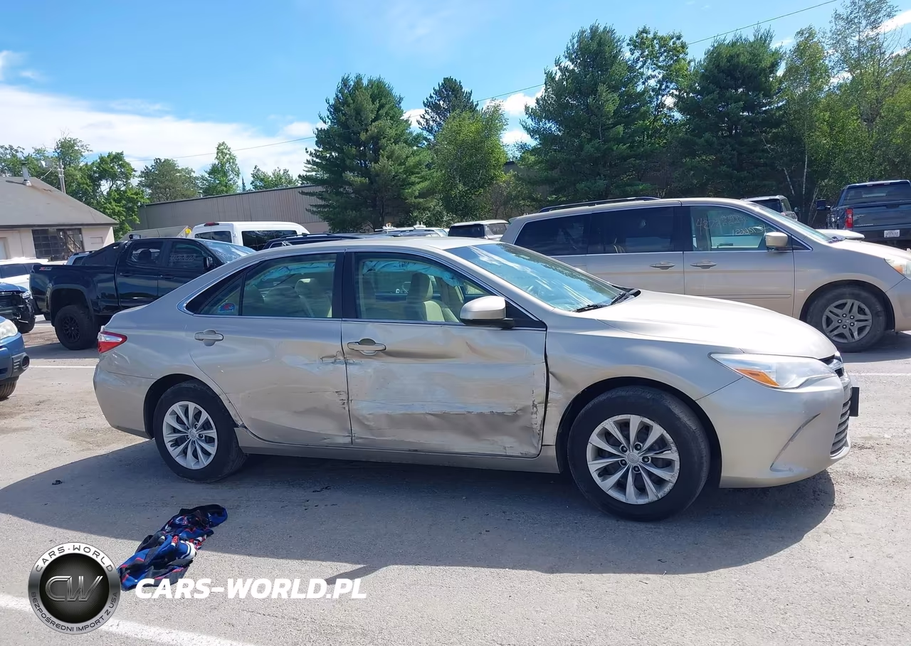 2017 Toyota Camry Le VIN:4T1BF1FKXHU749569 - 13