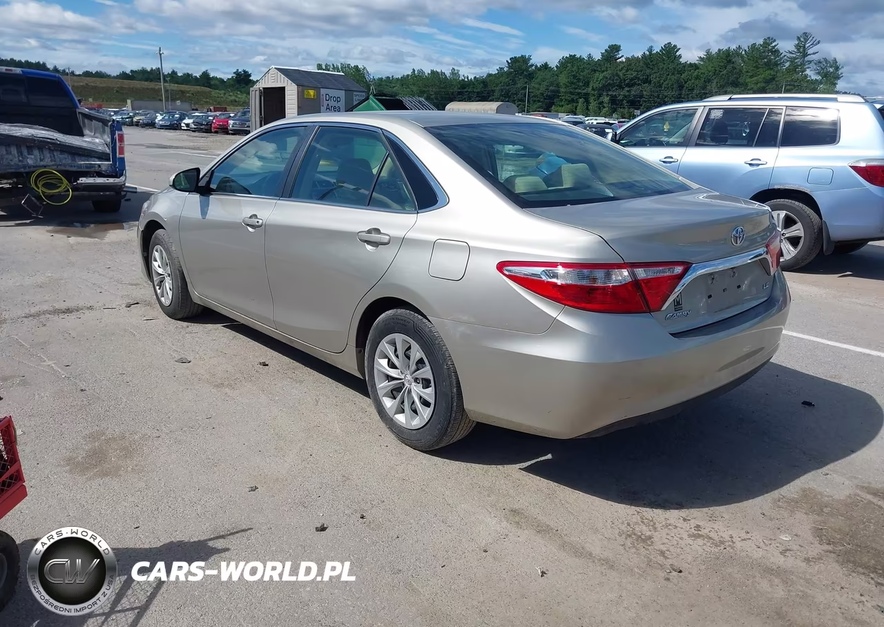 2017 Toyota Camry Le VIN:4T1BF1FKXHU749569 - 3