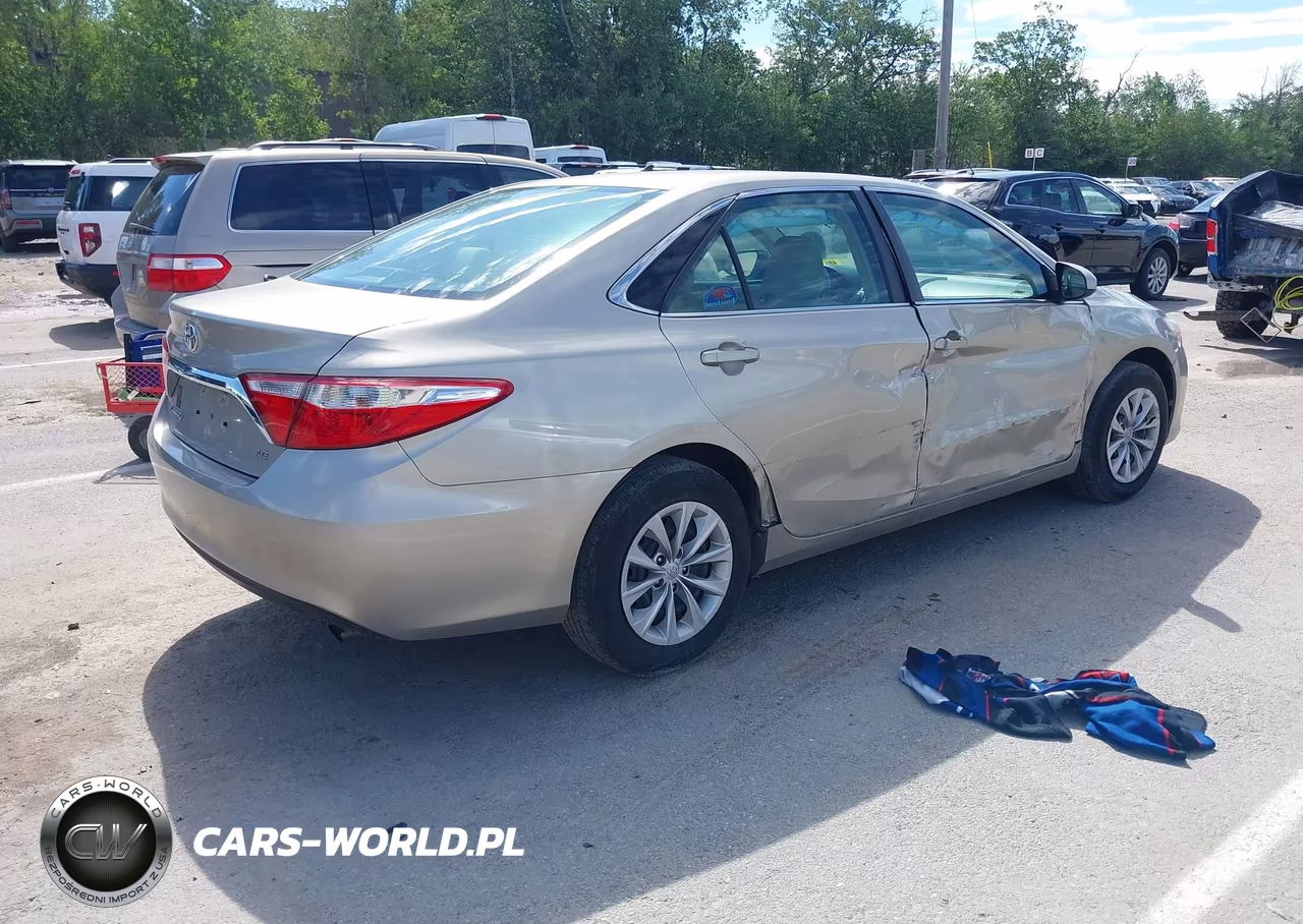 2017 Toyota Camry Le VIN:4T1BF1FKXHU749569 - 4