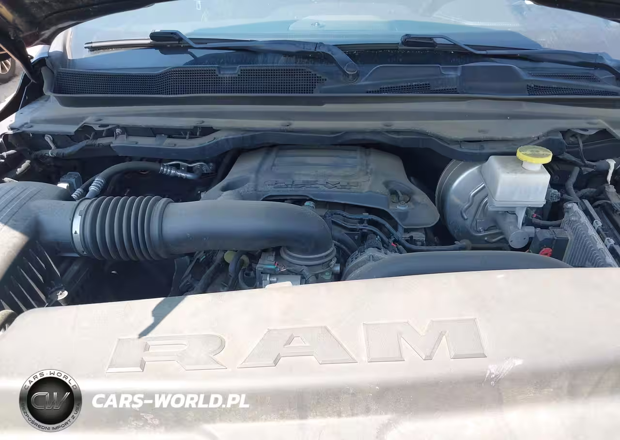2019 Ram 1500 Laramie 4X4 6'4 Box VIN:1C6SRFRTXKN900609 - 10