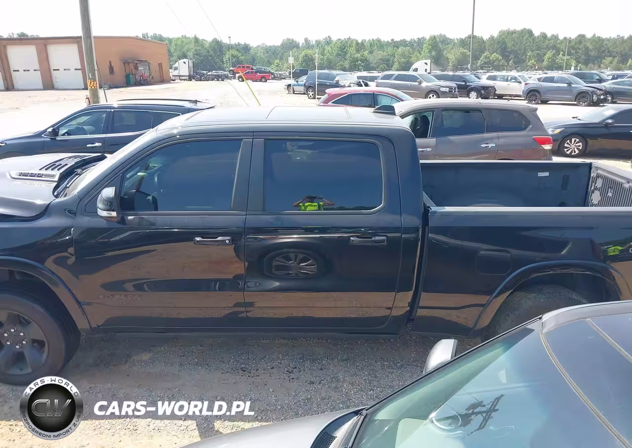 2019 Ram 1500 Laramie 4X4 6'4 Box VIN:1C6SRFRTXKN900609 - 14