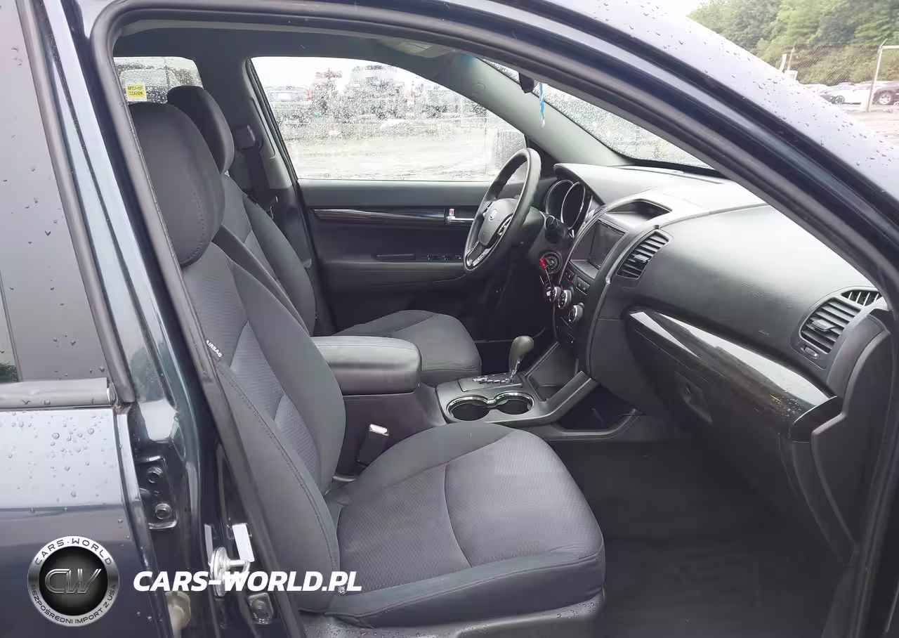 2012 Kia Sorento Lx VIN:5XYKTCA60CG296320 - 5