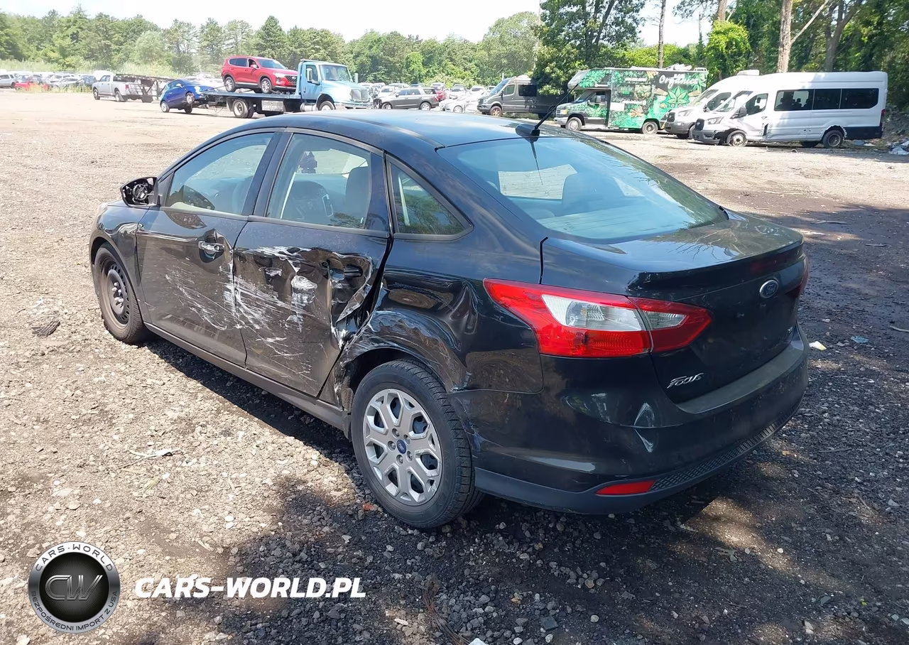 2012 Ford Focus Se VIN:1FAHP3F27CL269758 - 3