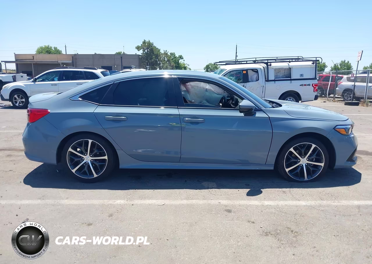2024 Honda Civic Touring VIN:2HGFE1F97RH302483 - 13