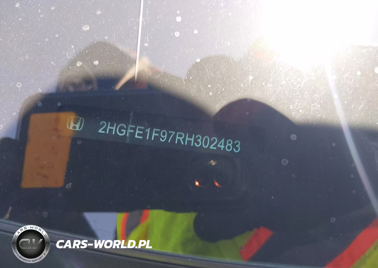 2024 Honda Civic Touring VIN:2HGFE1F97RH302483 - 9