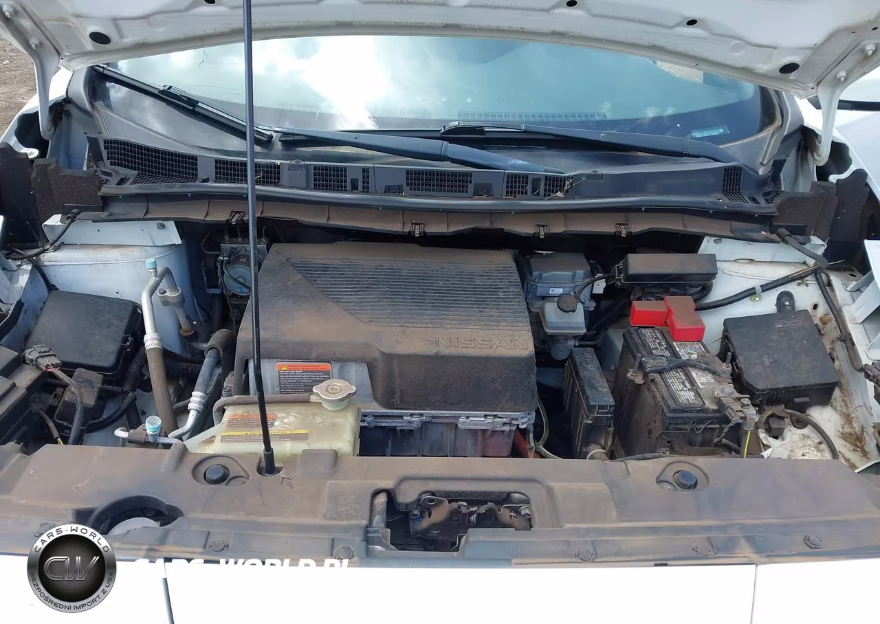 2018 Nissan Leaf S VIN:1N4AZ1CP8JC304644 - 10