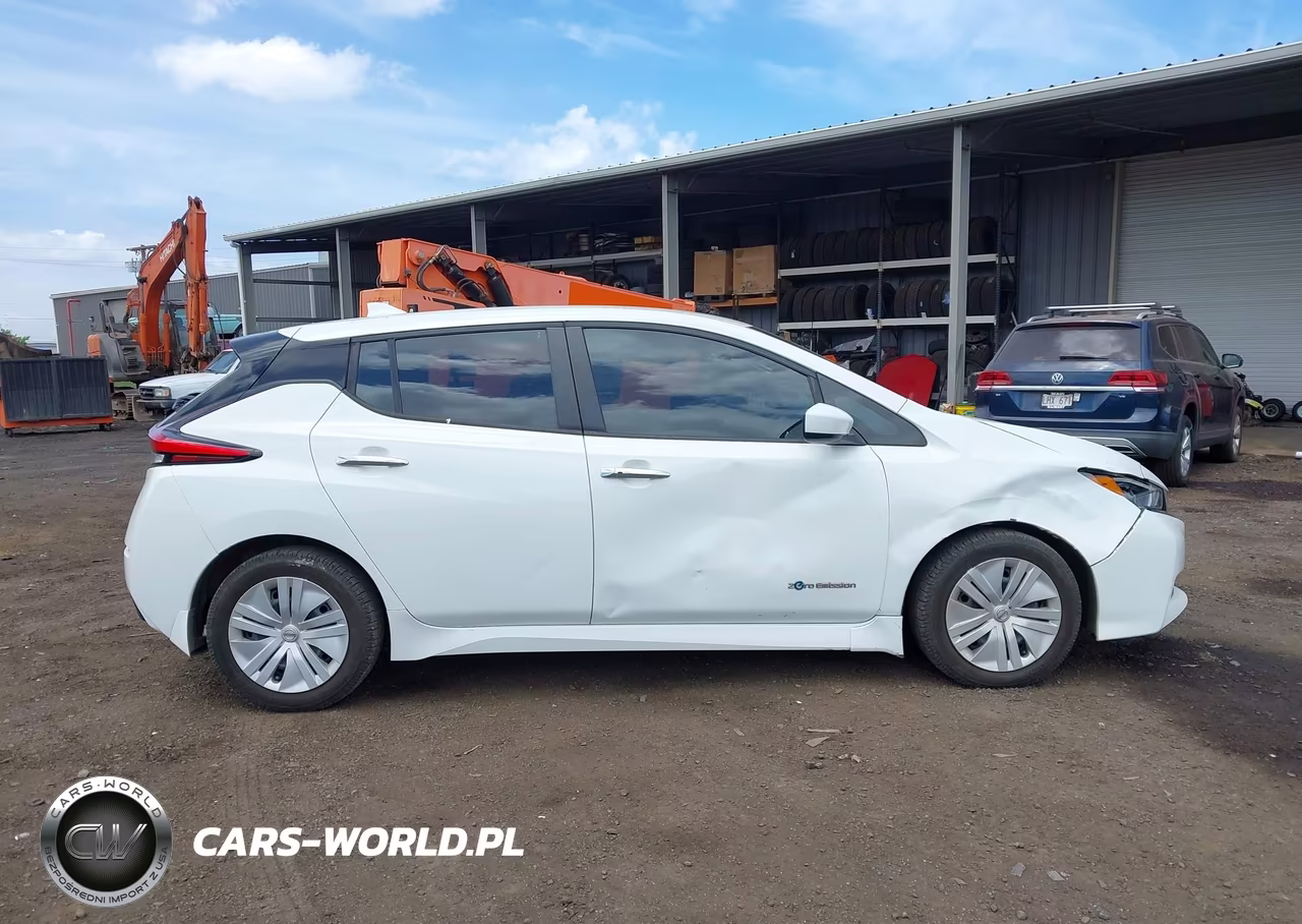 2018 Nissan Leaf S VIN:1N4AZ1CP8JC304644 - 13