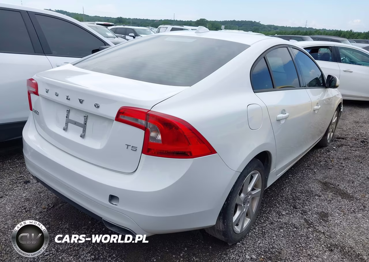 2015 Volvo S60 T5 VIN:YV140MFJ1F1345575 - 4