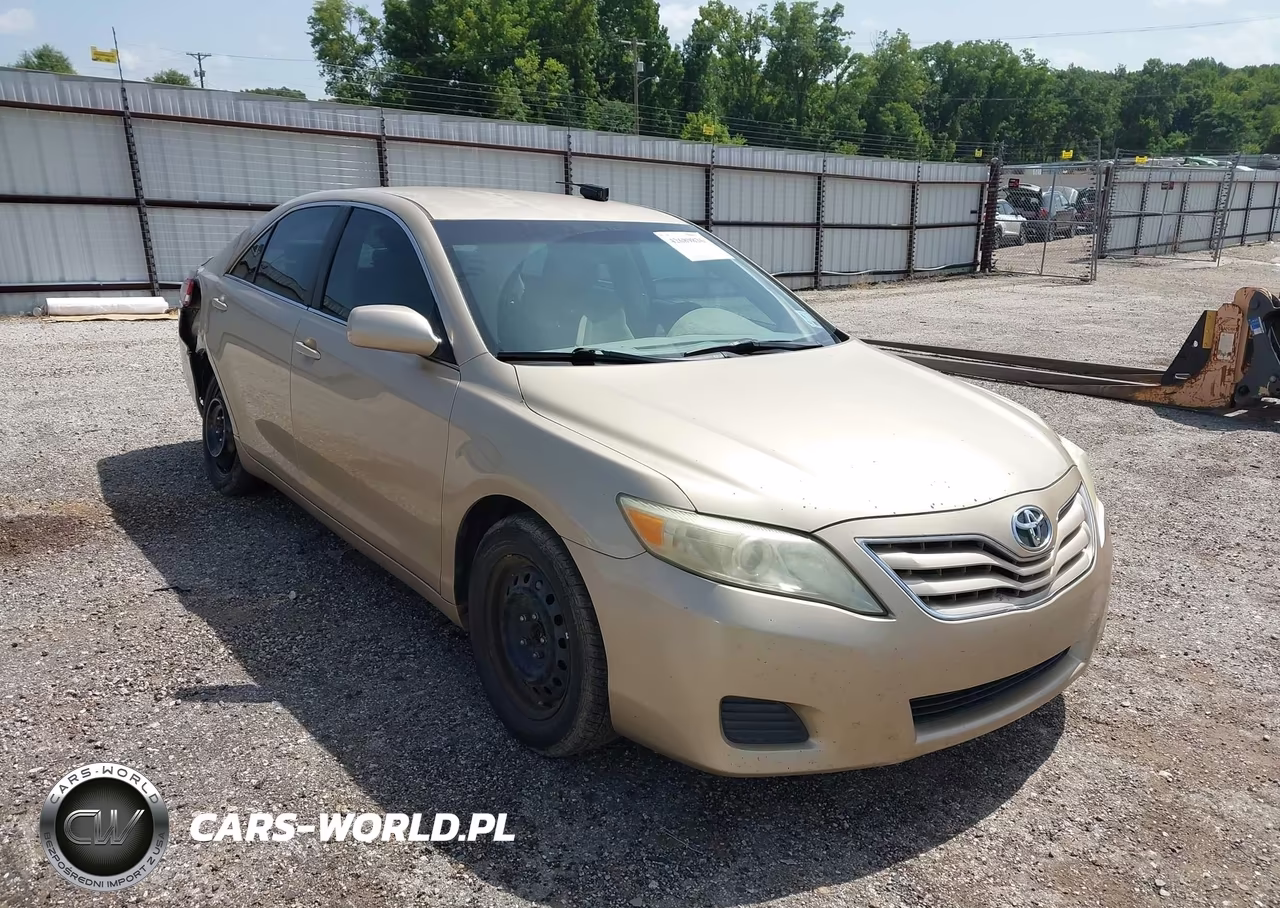 2011 Toyota Camry Le – zdjęcie 1 z 16