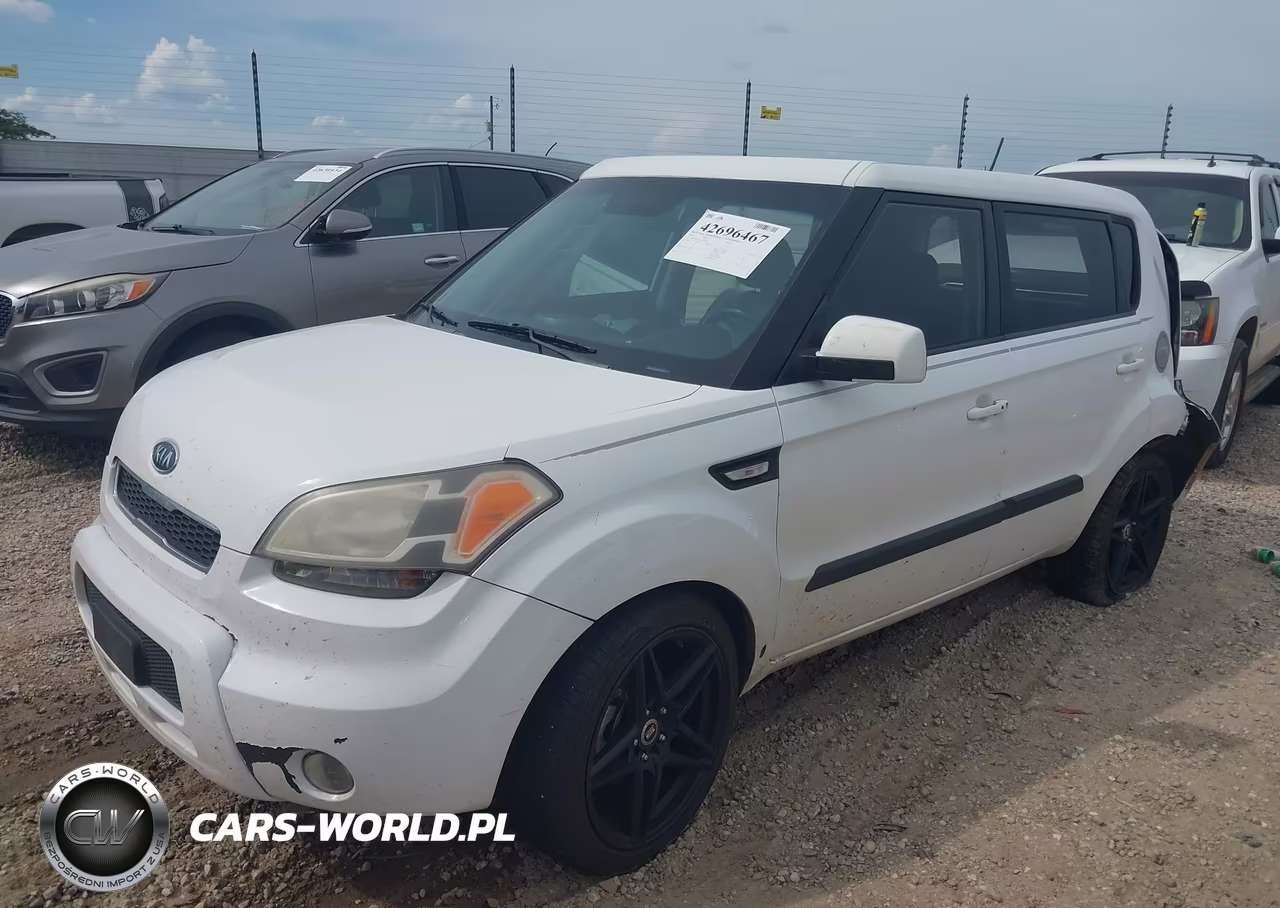 2011 Kia Soul + VIN:KNDJT2A25B7725921 - 2