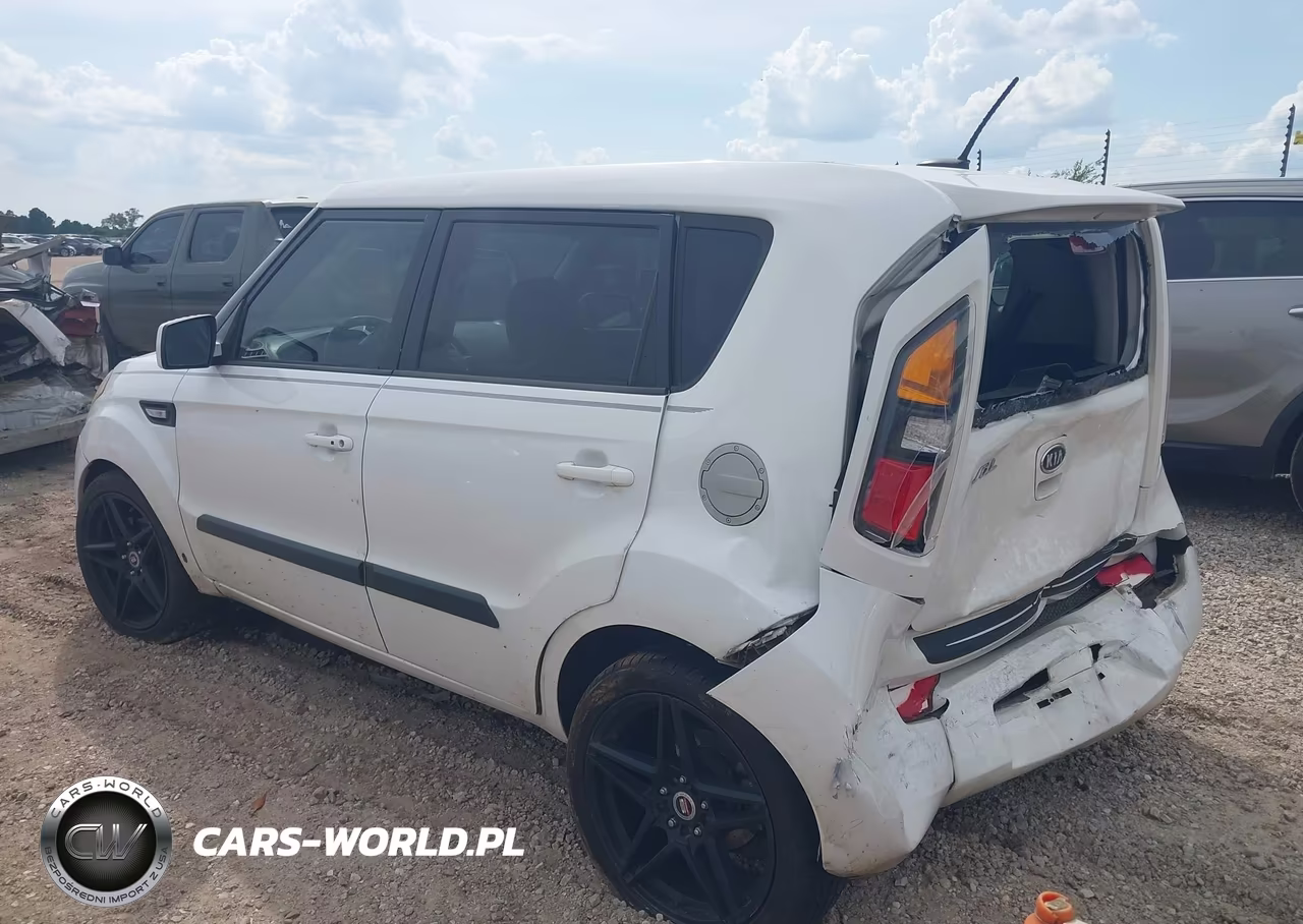 2011 Kia Soul + VIN:KNDJT2A25B7725921 - 3