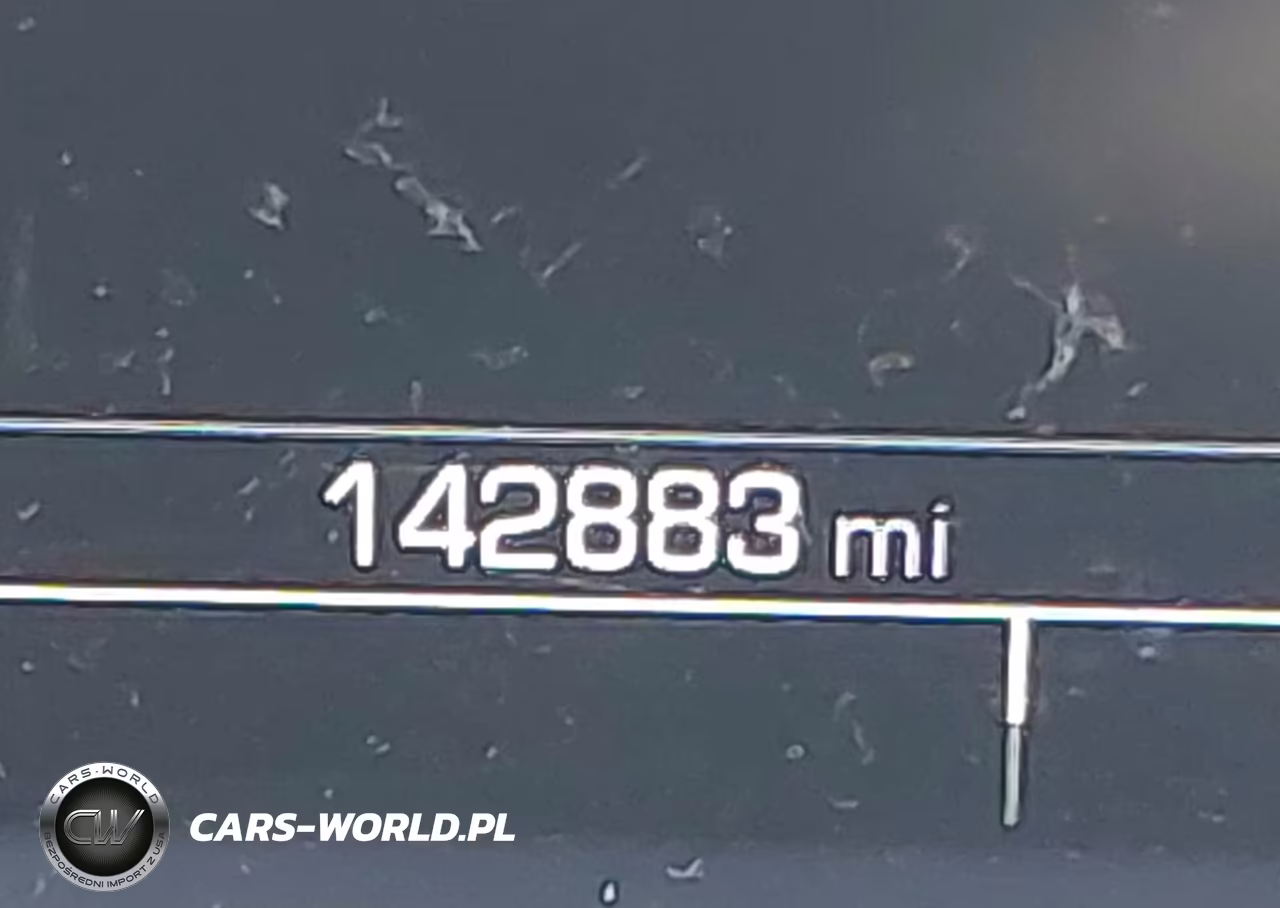 2018 Chevrolet Traverse Premier VIN:1GNEVJKW4JJ110972 - 15
