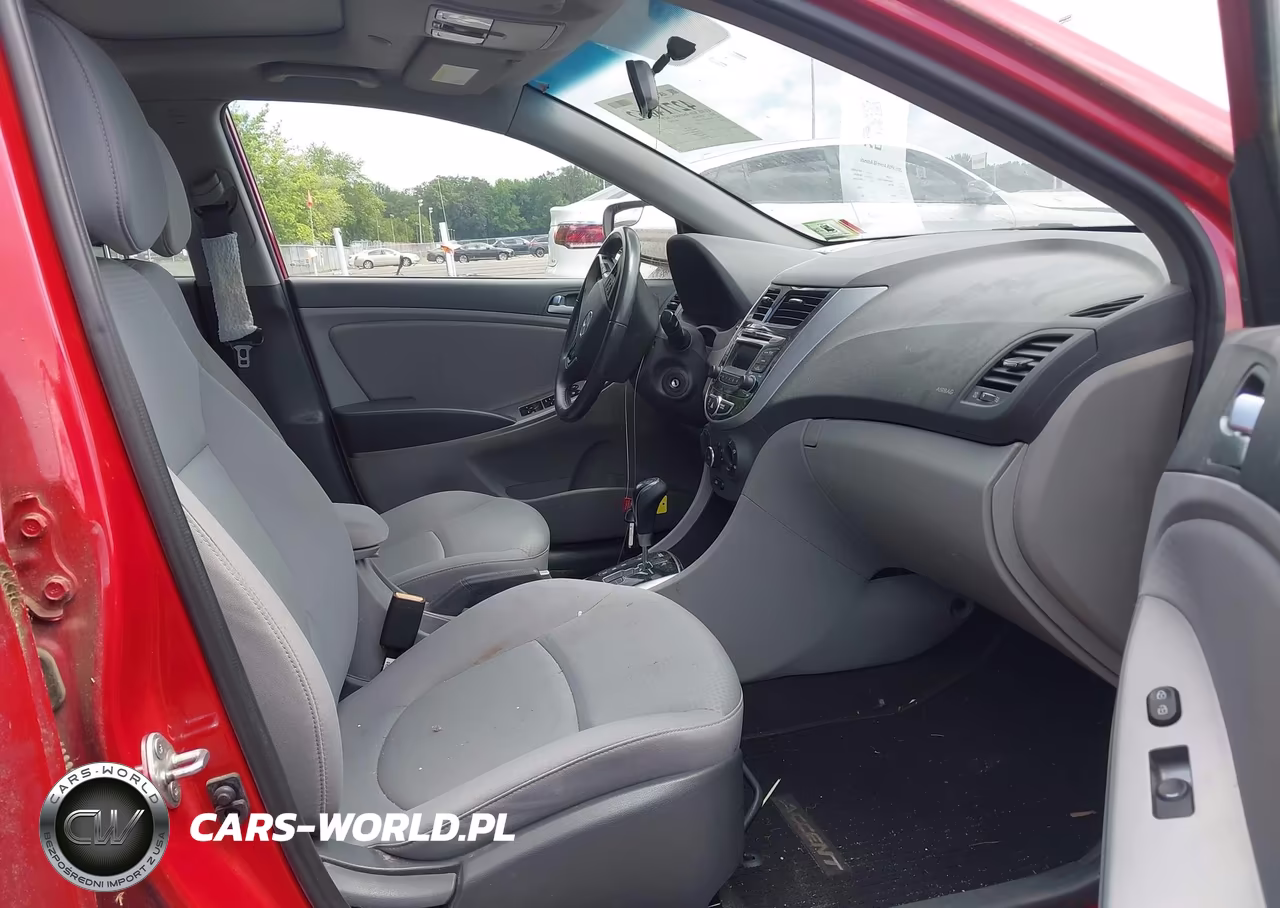 2015 Hyundai Accent Sport VIN:KMHCU5AE8FU229578 - 5
