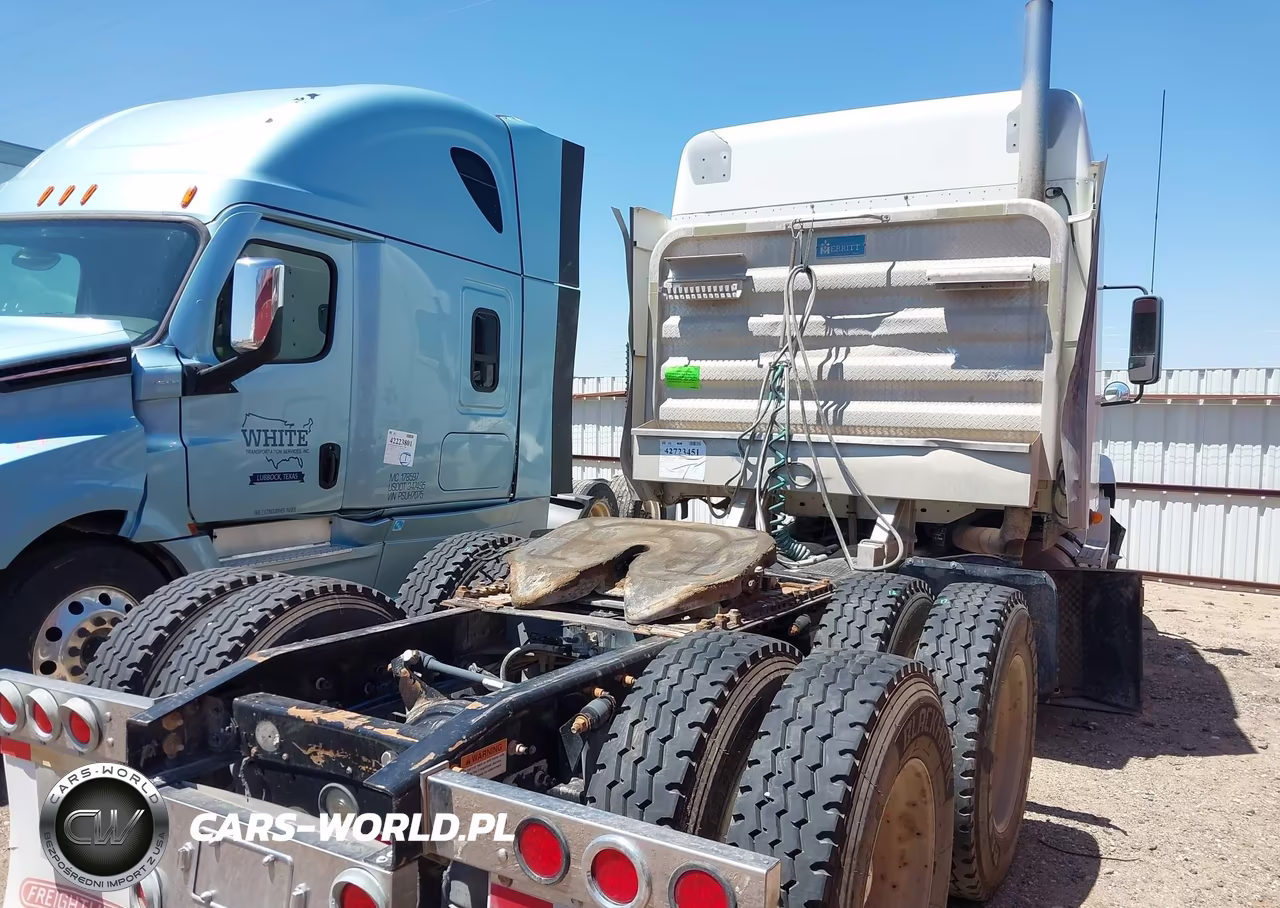 2007 Freightliner Conventional St120 VIN:1FUJBBCK07LX07849 - 4