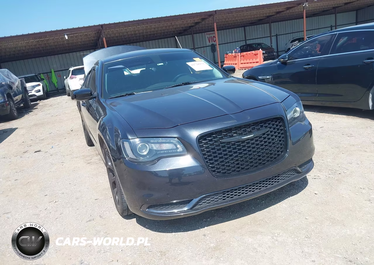 2019 Chrysler 300 Touring – zdjęcie 1 z 17