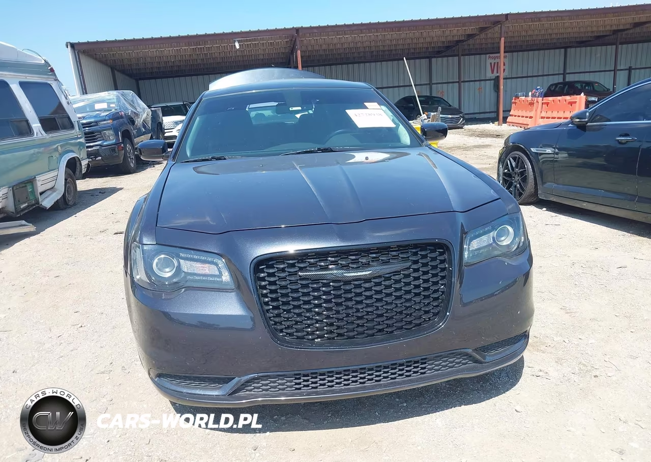 2019 Chrysler 300 Touring VIN:2C3CCAAG4KH610427 - 12