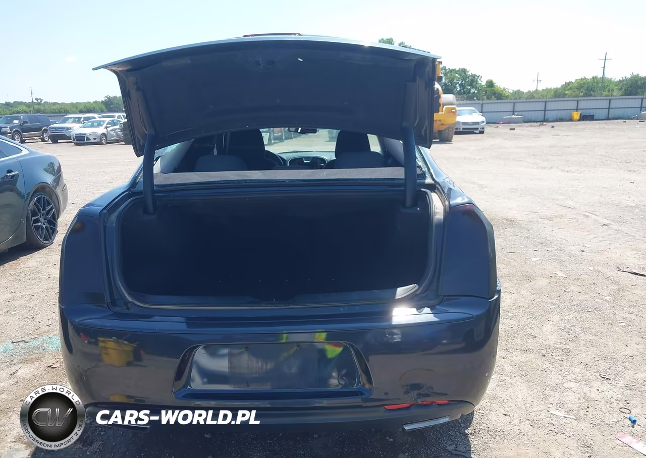 2019 Chrysler 300 Touring VIN:2C3CCAAG4KH610427 - 16