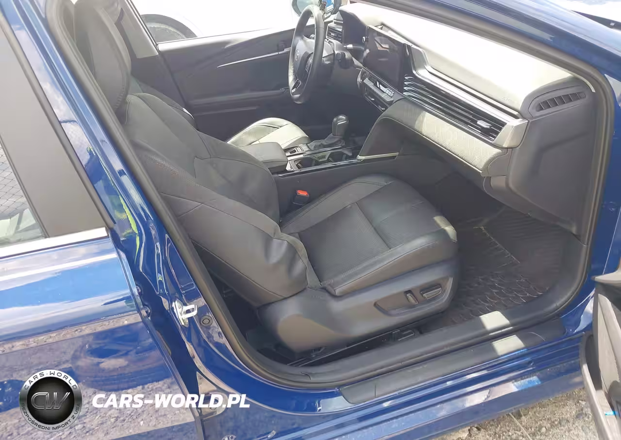 2025 Toyota Camry Xle VIN:4T1DAACK0SU017146 - 5