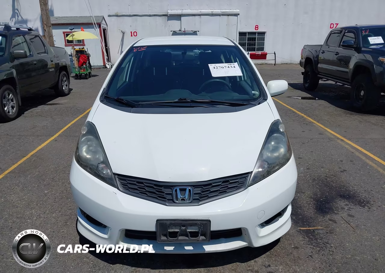 2013 Honda Fit Sport VIN:JHMGE8H59DC074101 - 12