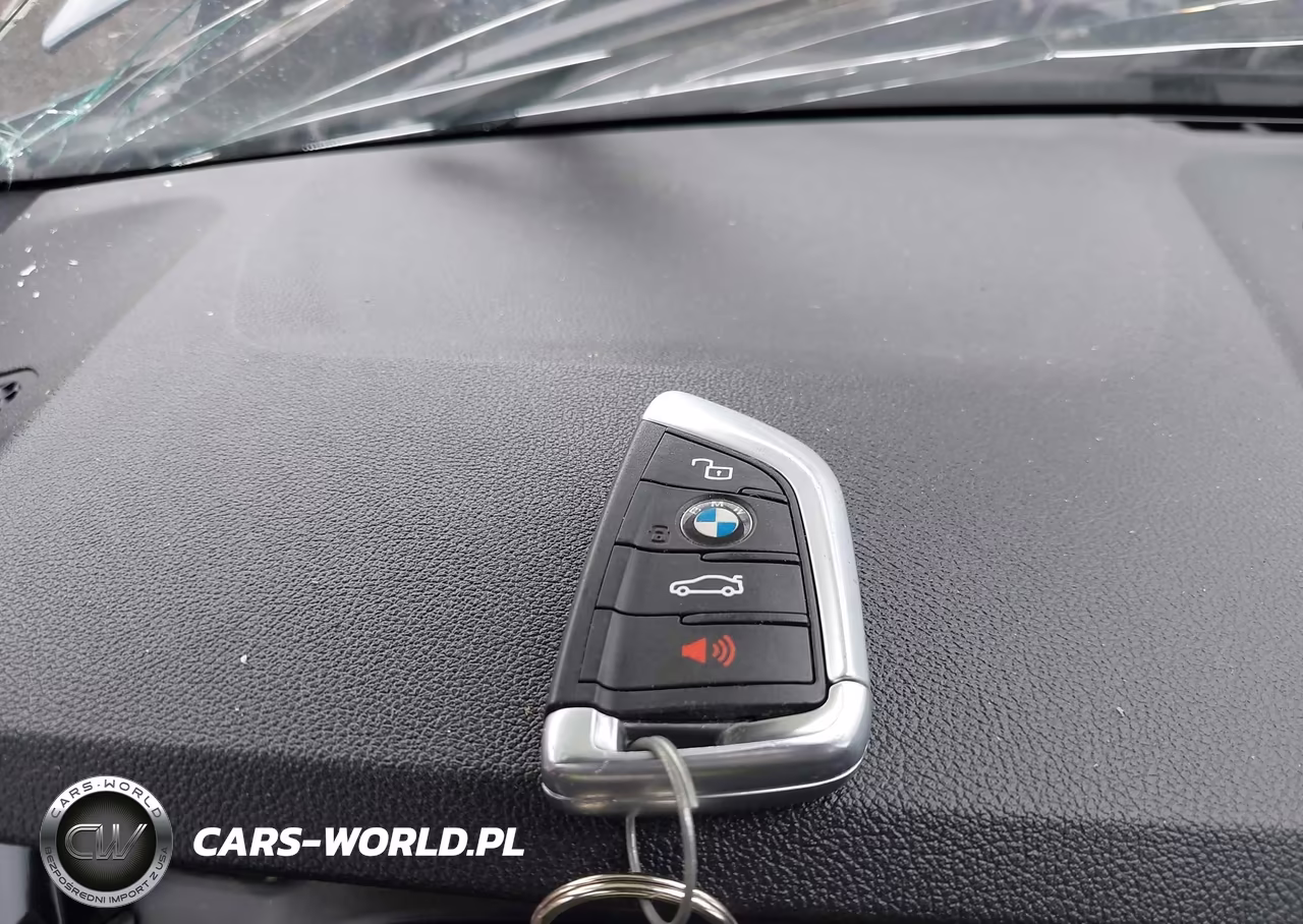 2019 BMW 330I xDrive VIN:WBA5R7C56KAJ85323 - 11