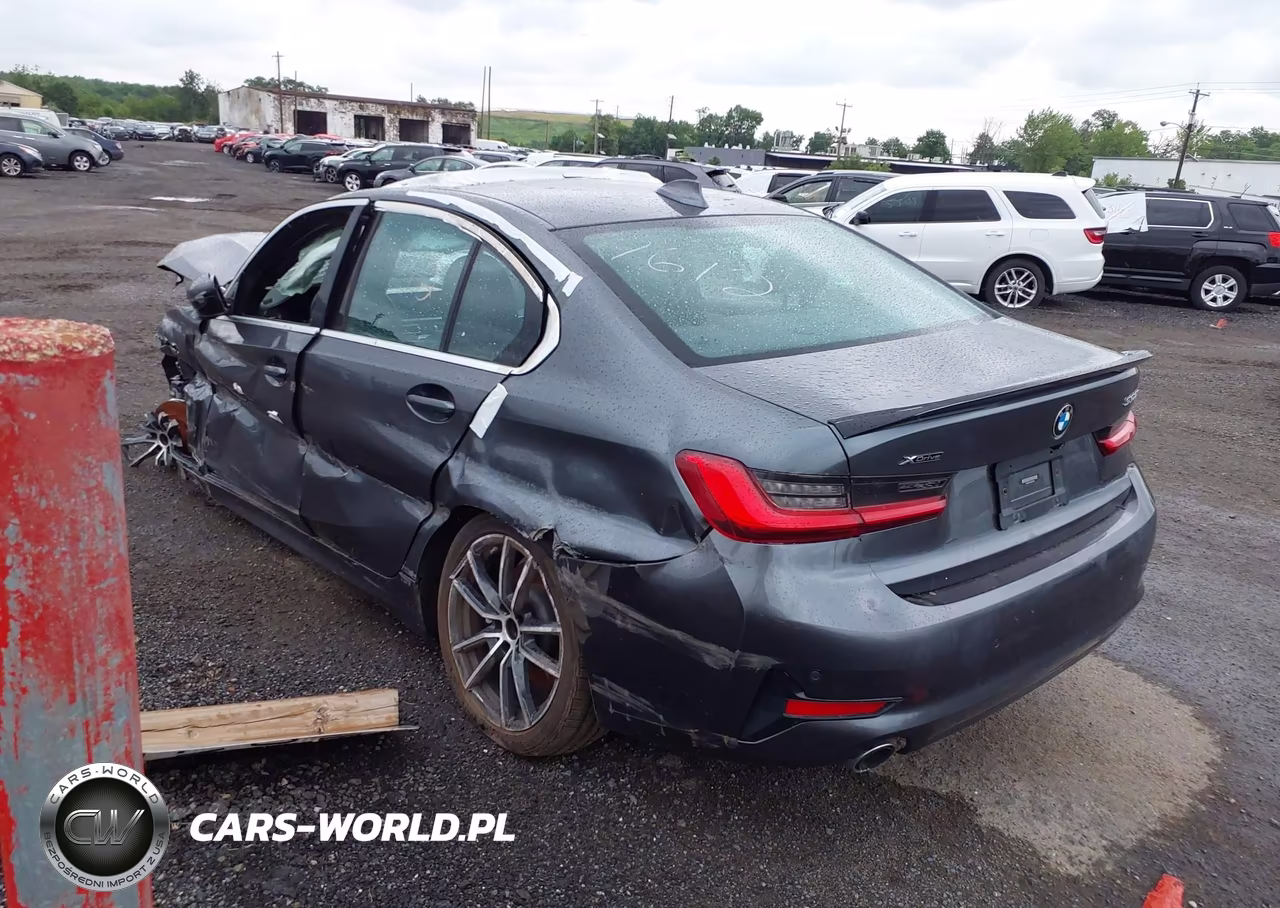 2019 BMW 330I xDrive VIN:WBA5R7C56KAJ85323 - 3