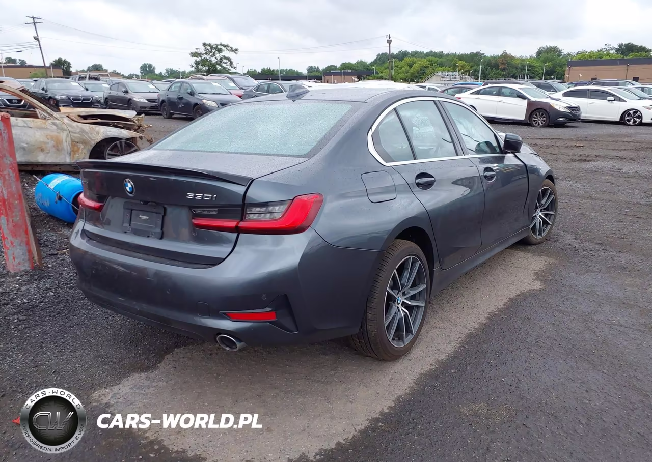 2019 BMW 330I xDrive VIN:WBA5R7C56KAJ85323 - 4