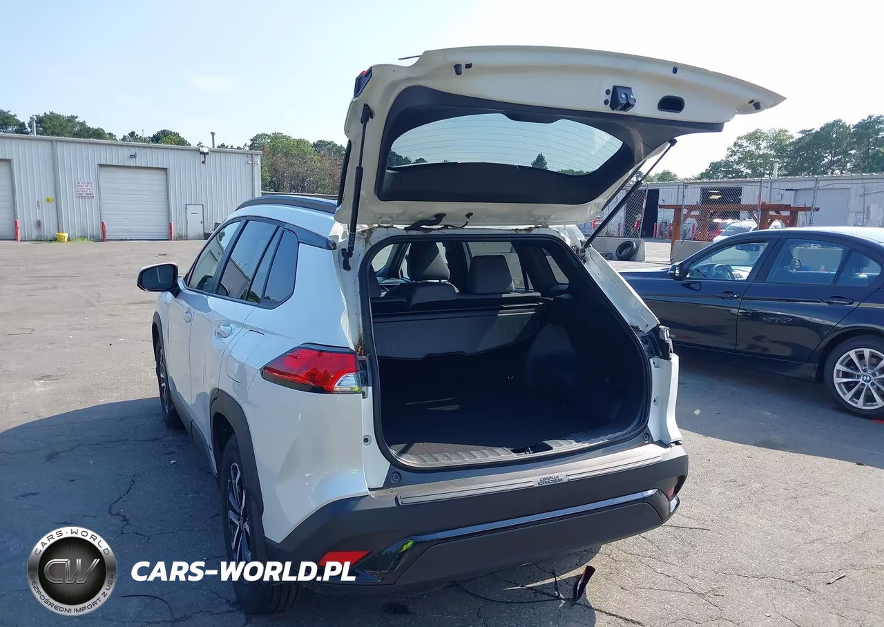 2023 Toyota Corolla Cross Hybrid Se VIN:7MUFBABG2PV004469 - 3