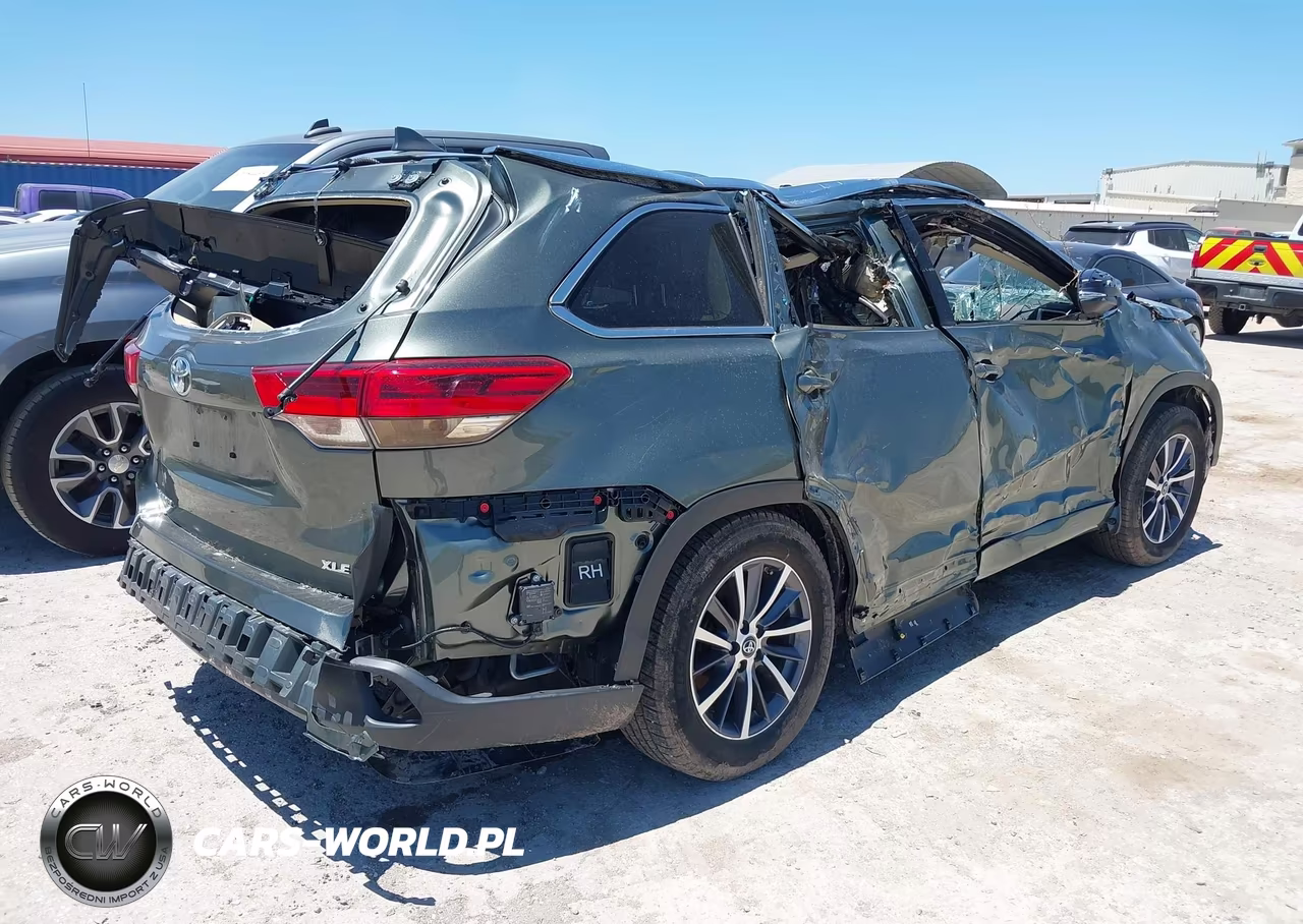 2017 Toyota Highlander Xle VIN:5TDKZRFHXHS190012 - 4