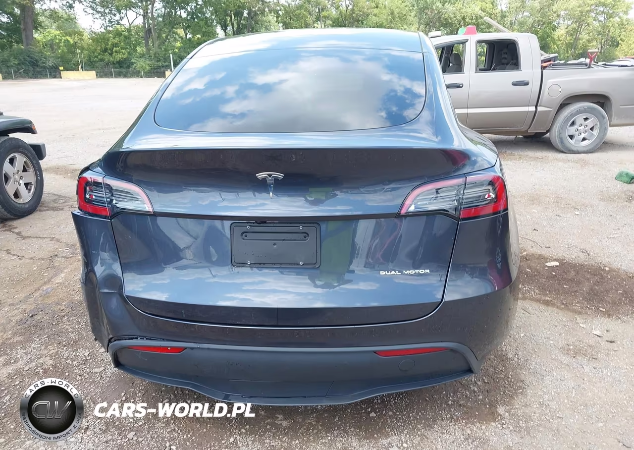2024 Tesla Model Y Long Range Dual Motor All-Wheel Drive VIN:7SAYGDEE2RA273241 - 17