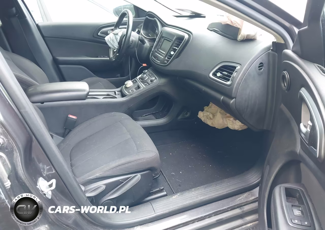 2015 Chrysler 200 Limited VIN:1C3CCCAB1FN671070 - 5