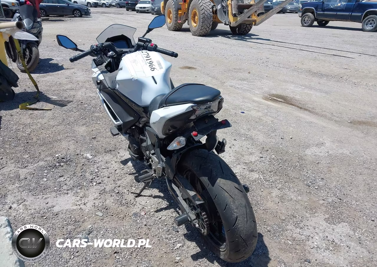 2020 Kawasaki Ex650 M VIN:ML5EXEM10LDA03914 - 3