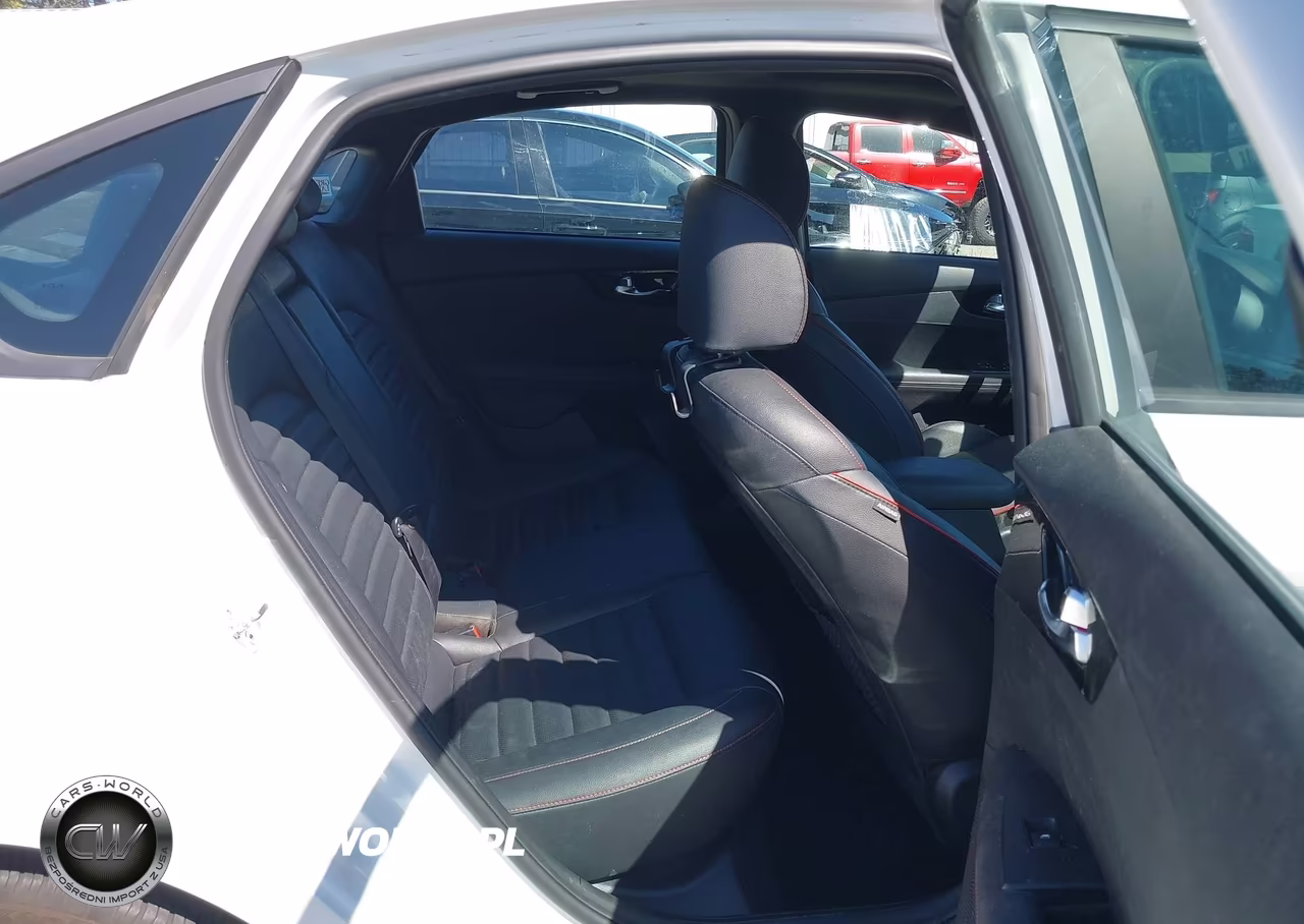 2021 Kia Forte Gt VIN:3KPF44AC6ME412905 - 8