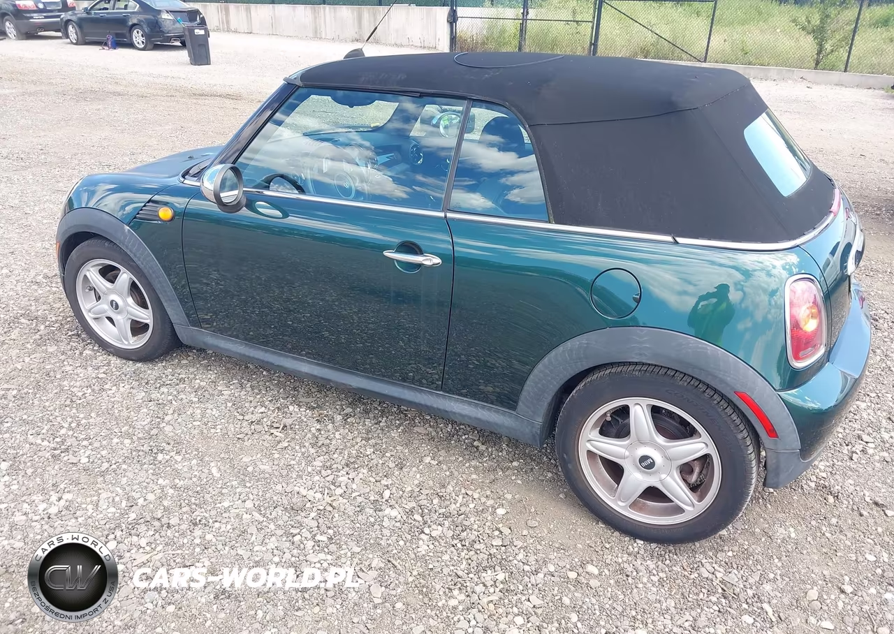 2009 Mini Cooper VIN:WMWMR33549TU95246 - 3
