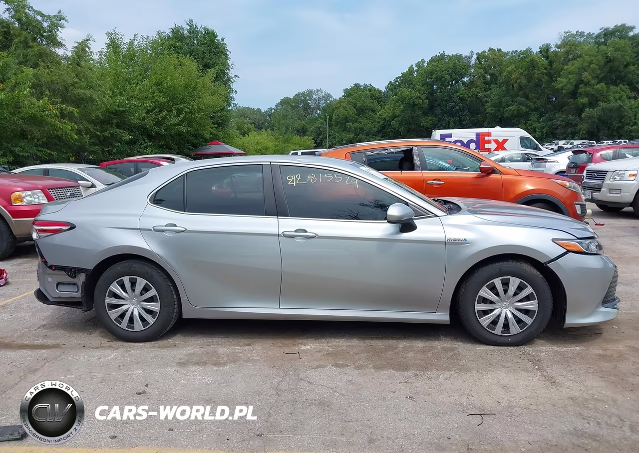 2020 Toyota Camry Le Hybrid VIN:4T1C31AKXLU523870 - 13