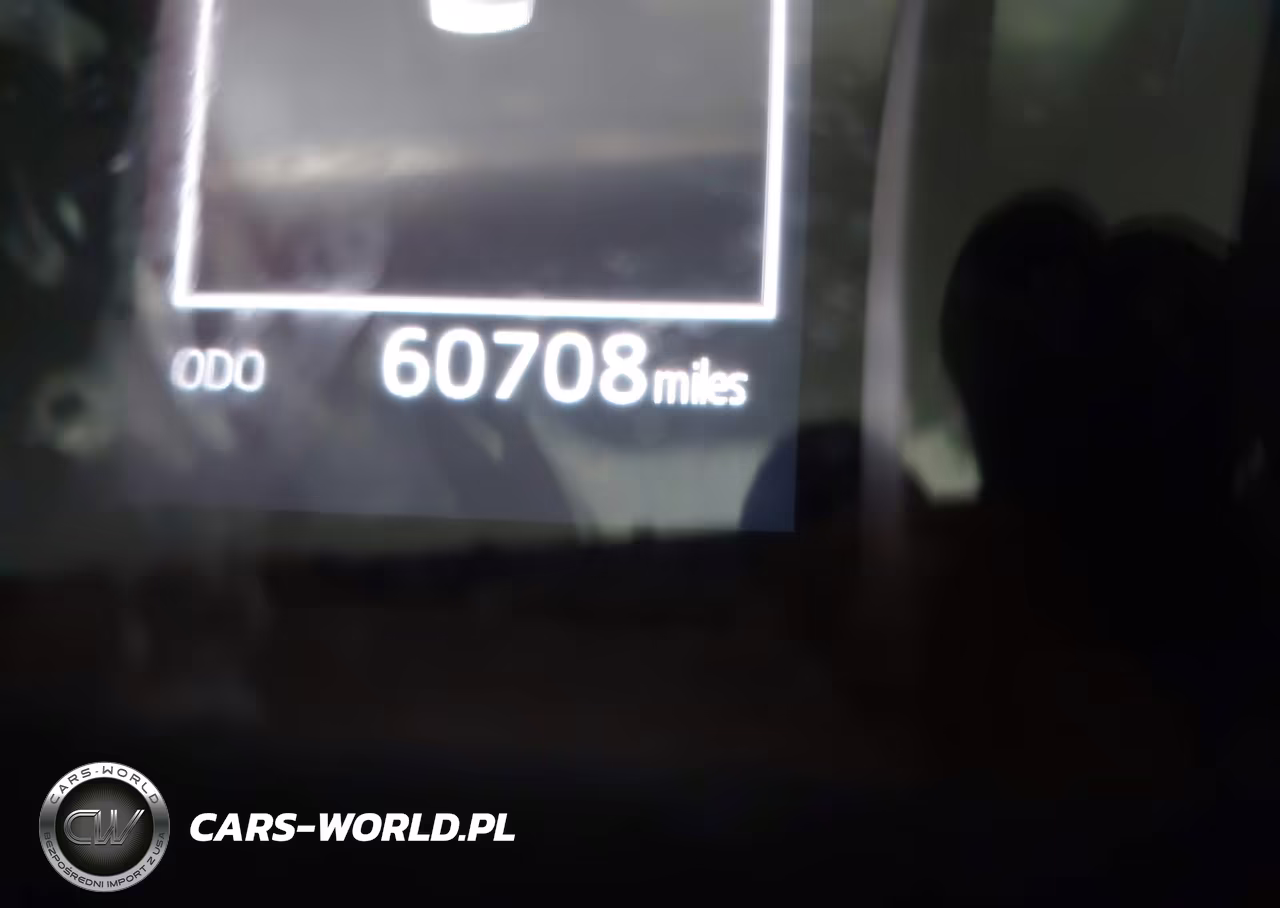 2020 Toyota Camry Le Hybrid VIN:4T1C31AKXLU523870 - 15