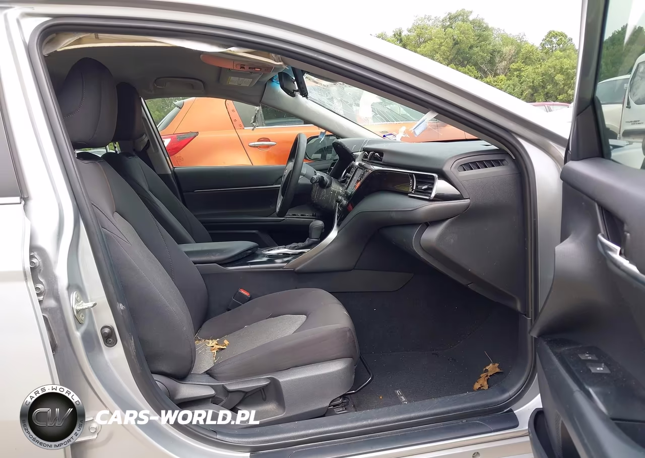 2020 Toyota Camry Le Hybrid VIN:4T1C31AKXLU523870 - 5