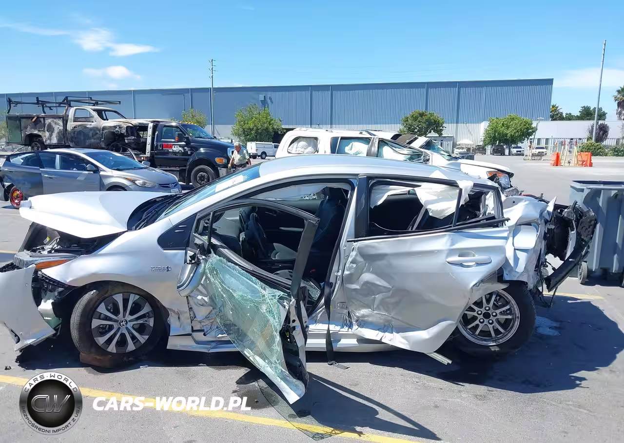 2021 Toyota Prius Prime Limited VIN:JTDKAMFP8M3195089 - 14