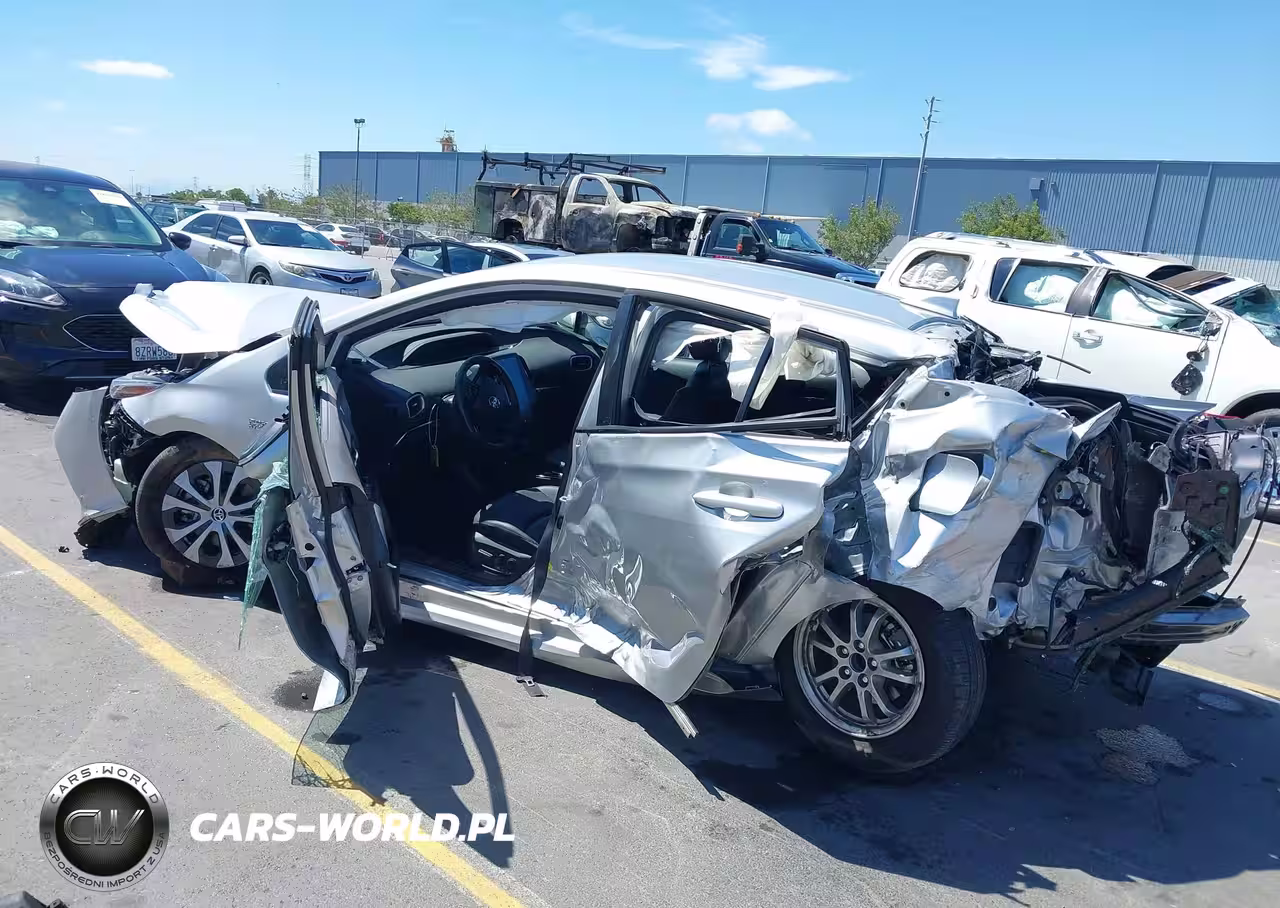 2021 Toyota Prius Prime Limited VIN:JTDKAMFP8M3195089 - 3