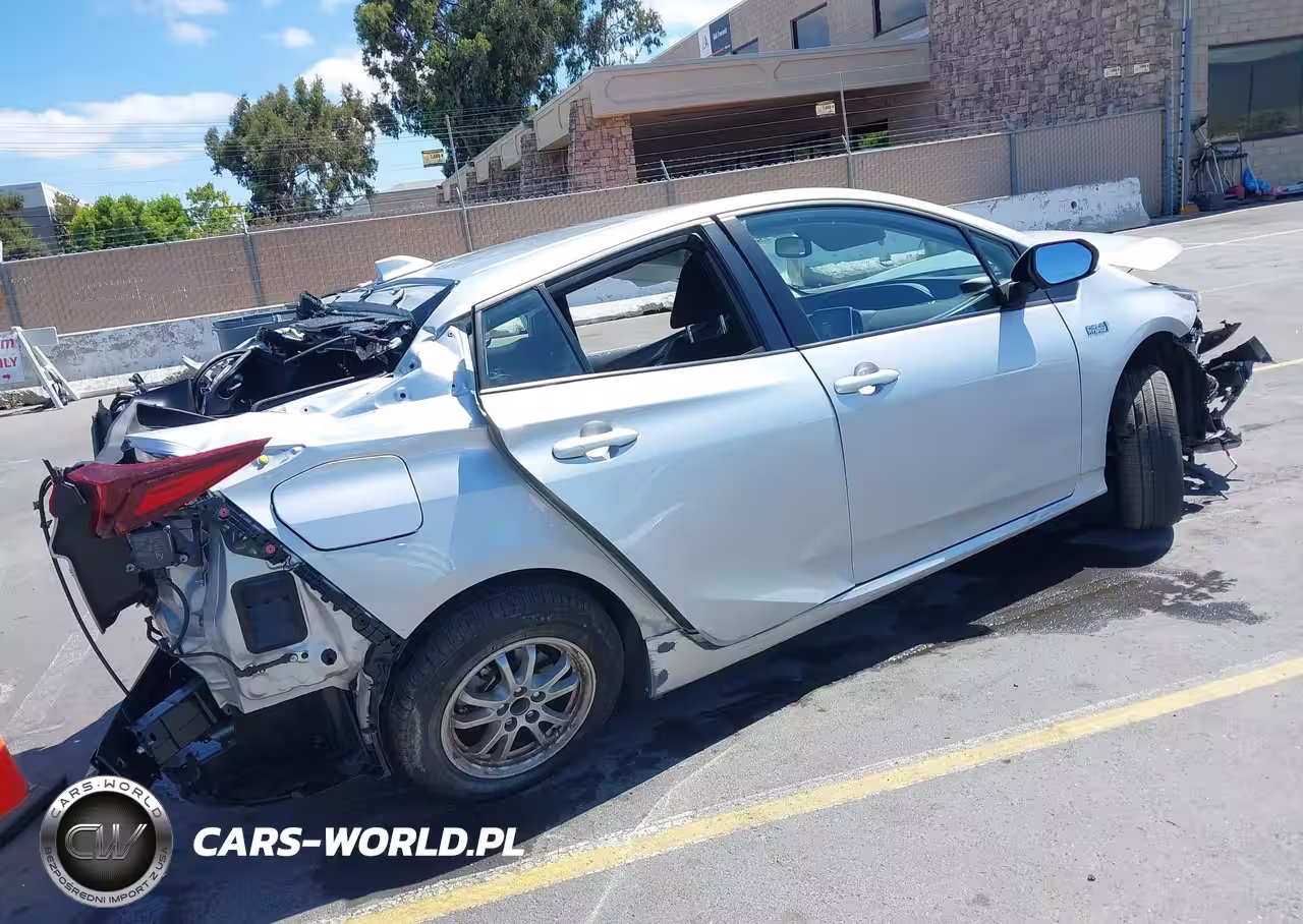 2021 Toyota Prius Prime Limited VIN:JTDKAMFP8M3195089 - 4
