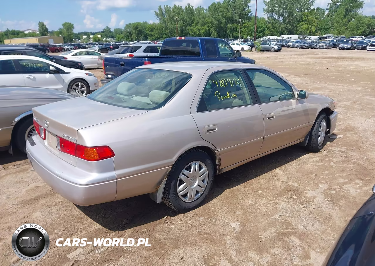 2001 Toyota Camry Le VIN:4T1BG22K51U029952 - 4