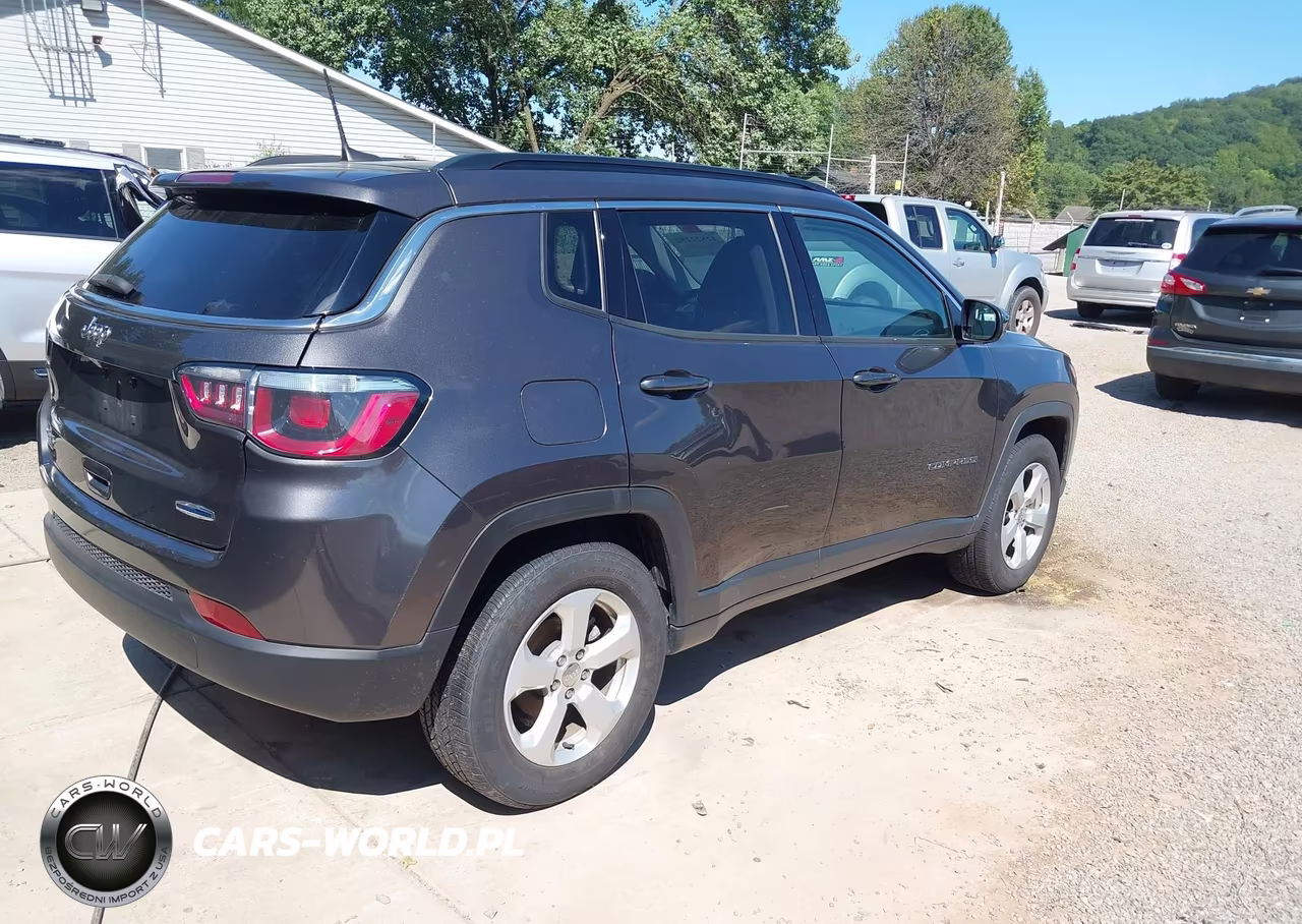 2020 Jeep Compass Latitude 4X4 VIN:3C4NJDBB0LT163828 - 4