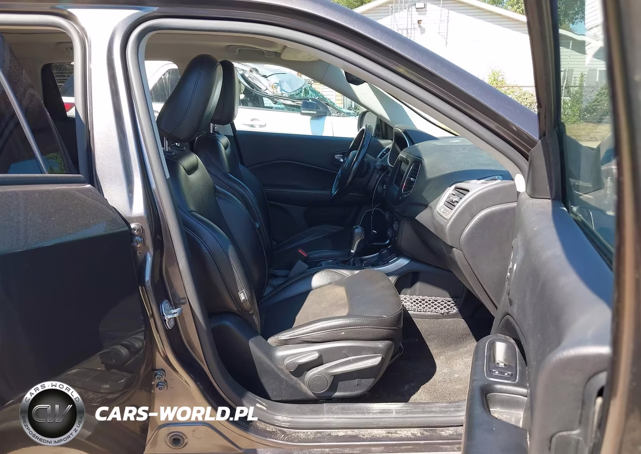 2020 Jeep Compass Latitude 4X4 VIN:3C4NJDBB0LT163828 - 5