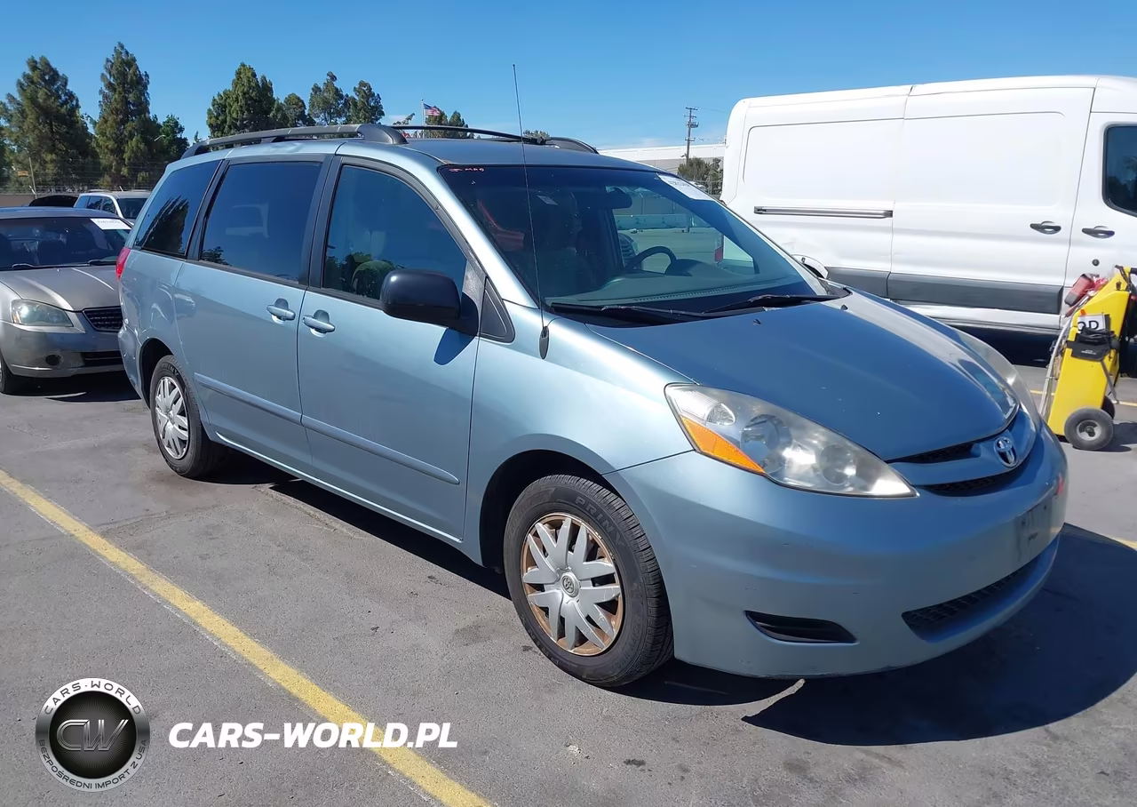 2009 Toyota Sienna Le – zdjęcie 1 z 11