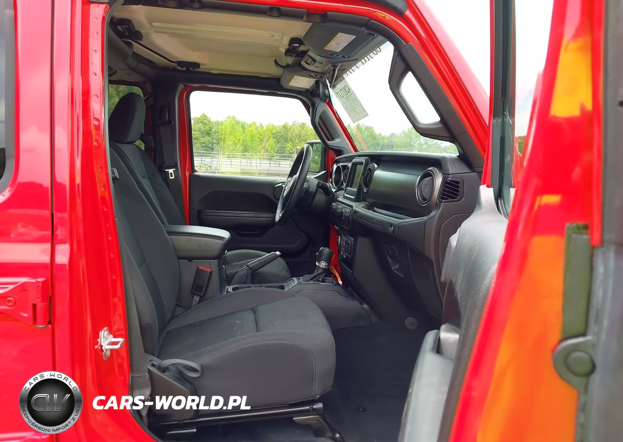 2019 Jeep Wrangler Unlimited Sport S 4X4 VIN:1C4HJXDGXKW586741 - 5