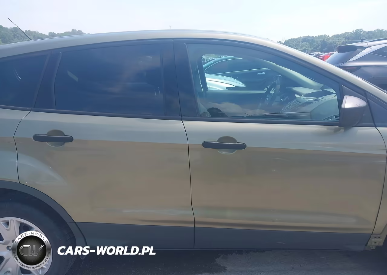 2013 Ford Escape S VIN:1FMCU0F70DUA35119 - 13