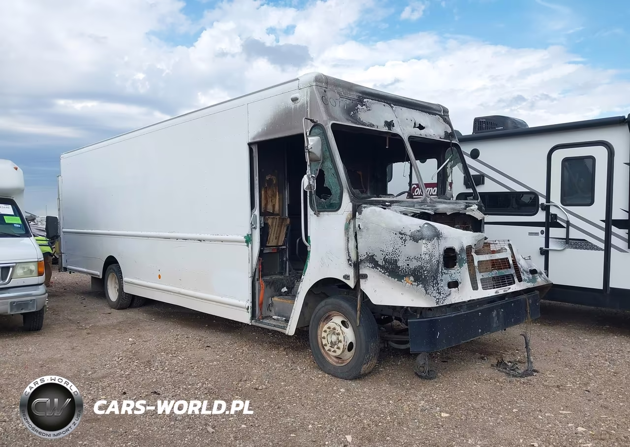 2014 Ford F-59 Commercial Stripped – zdjęcie 1 z 10